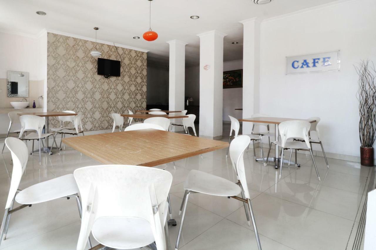 Sapadia Pensión Bandung Exterior foto