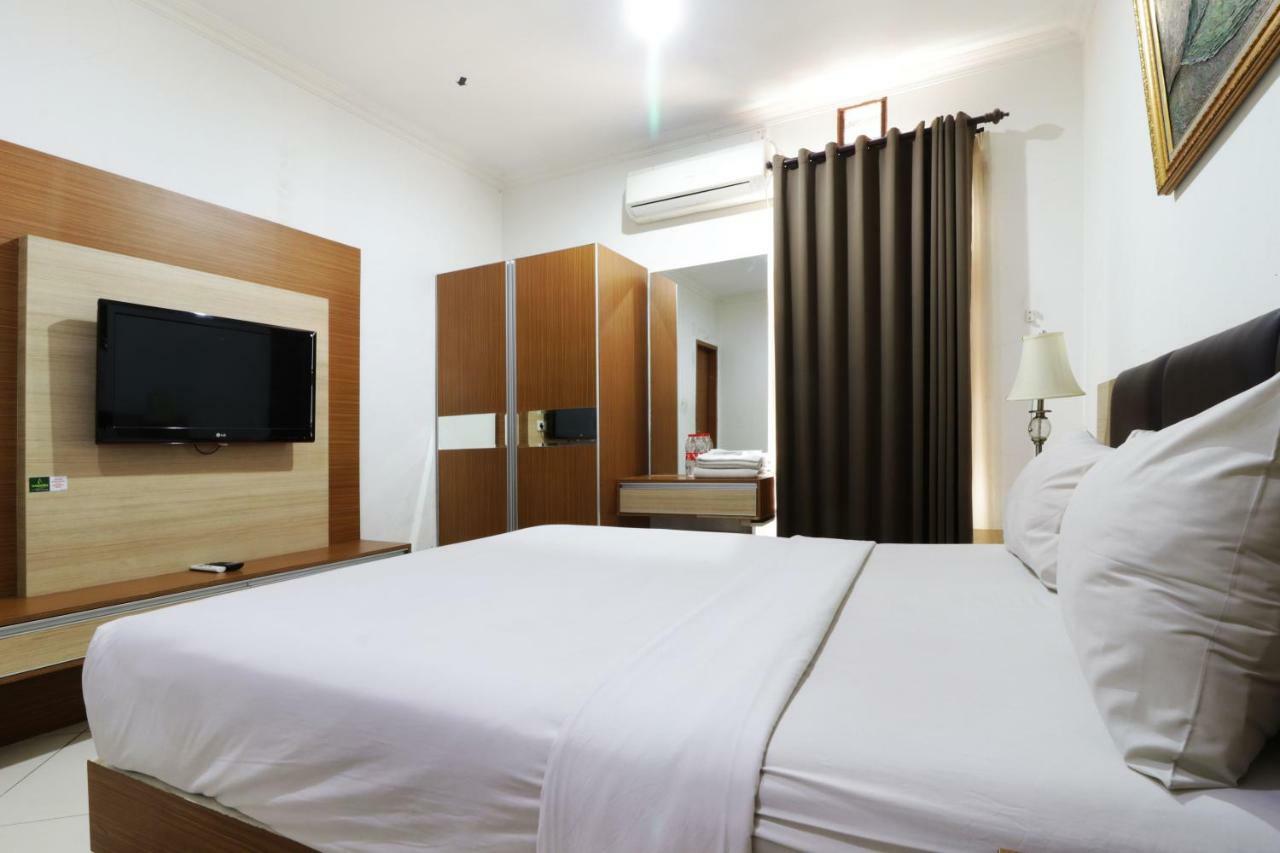 Sapadia Pensión Bandung Exterior foto