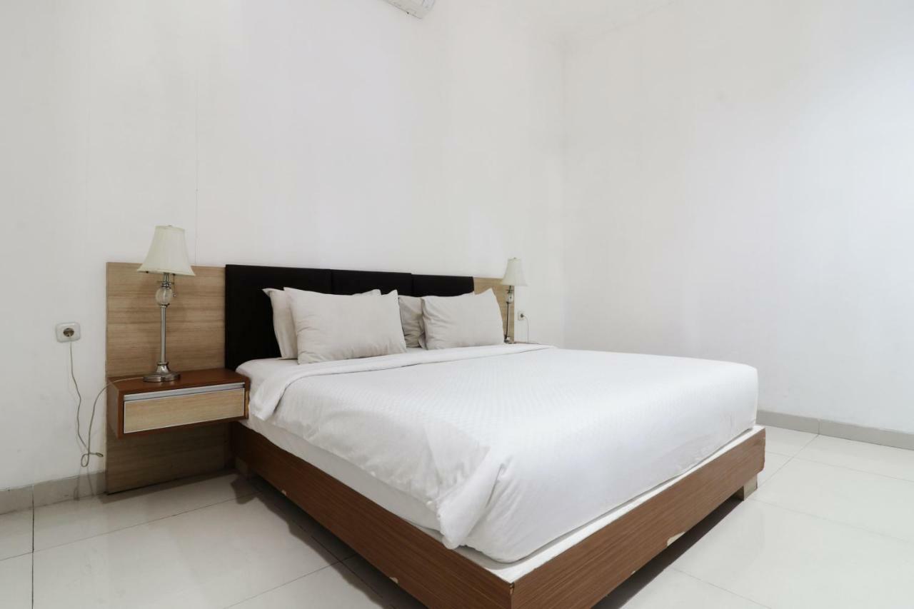 Sapadia Pensión Bandung Exterior foto